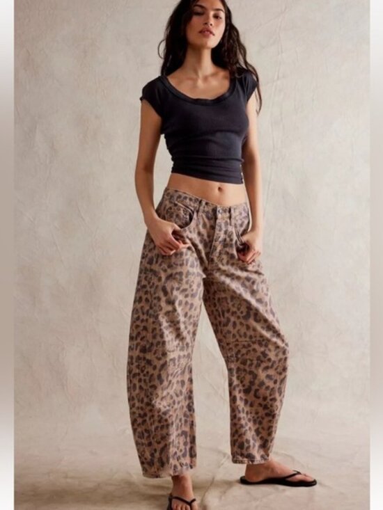 29 LONG We The Free People Good Luck Printed Barrel Jeans Cheetah Leopard Animal - Picture 3 of 13